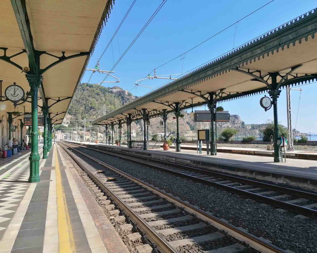 Interrail Reservierungen Bahnhof Taormina auf Sizilien